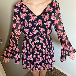 70s Styles Floral Bell Sleeve Dress